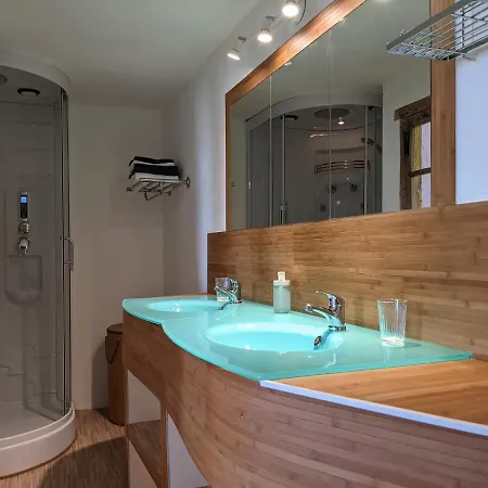 לינה וארוחת בוקר La Caminada Vielha 3*