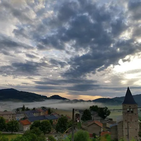 לינה וארוחת בוקר La Caminada Vielha