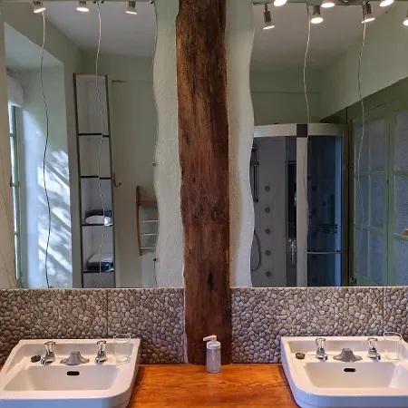 לינה וארוחת בוקר La Caminada Vielha 3*